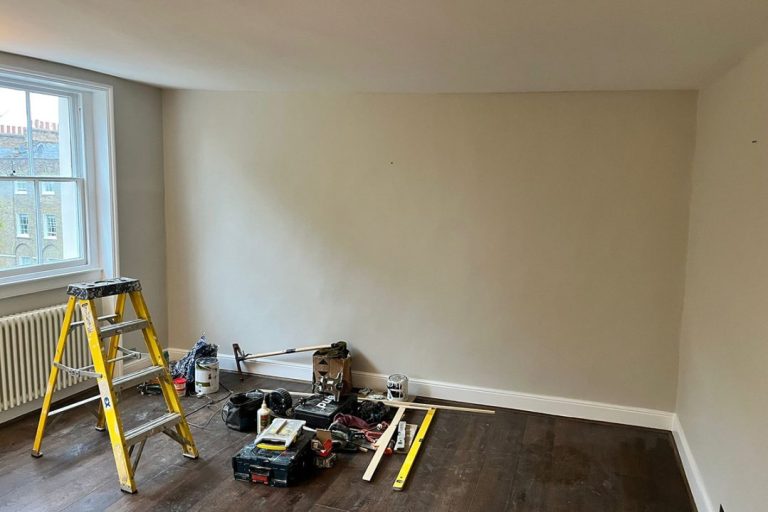 Before picture of a living room