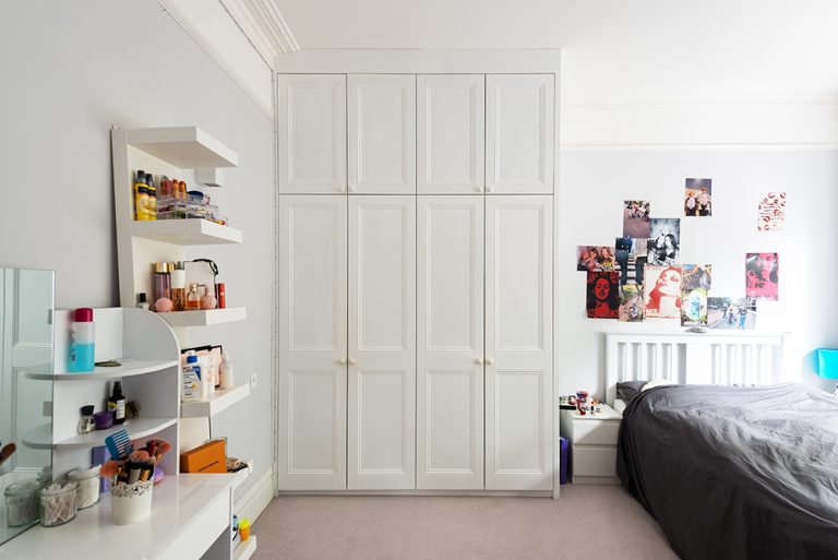 Bespoke white wardrobe with 4 doors, made with MDF